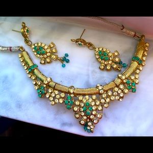 Turquoise and gold necklace with earrings